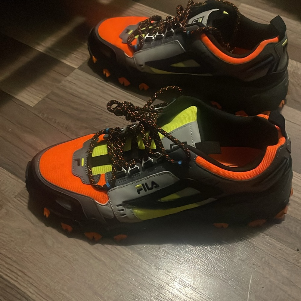 Shoes - Picture 3 of 4